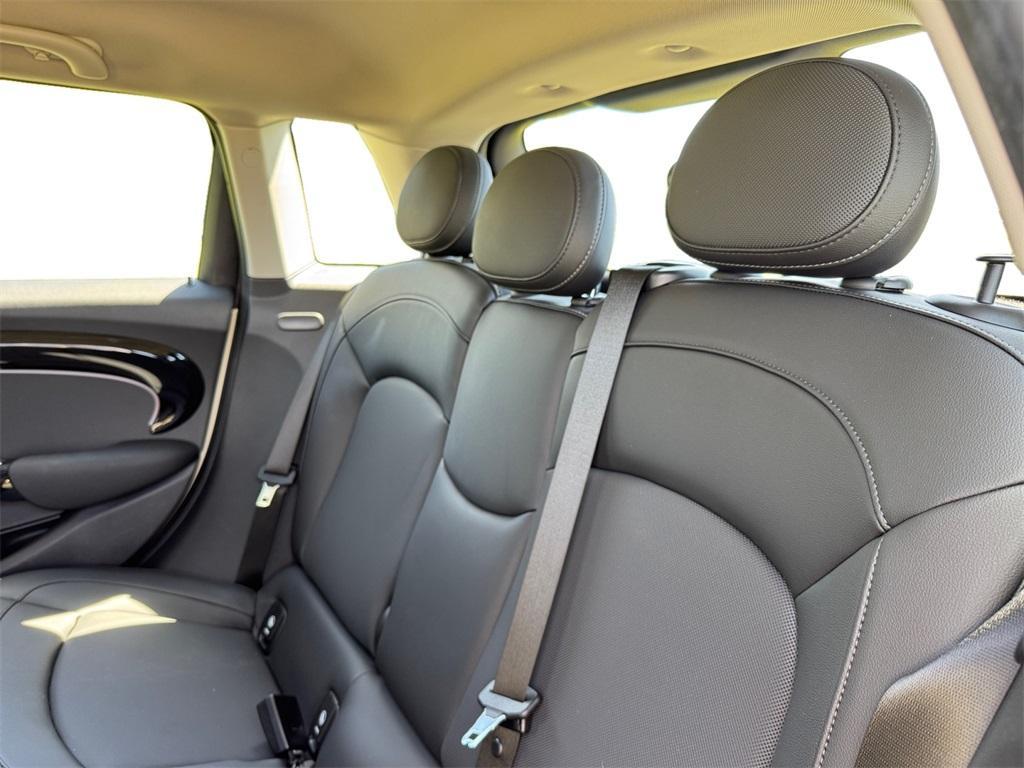 used 2022 MINI Hardtop car, priced at $25,698