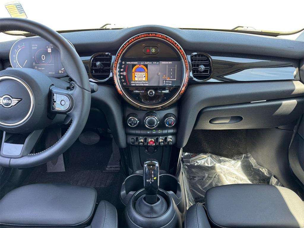 used 2022 MINI Hardtop car, priced at $25,698