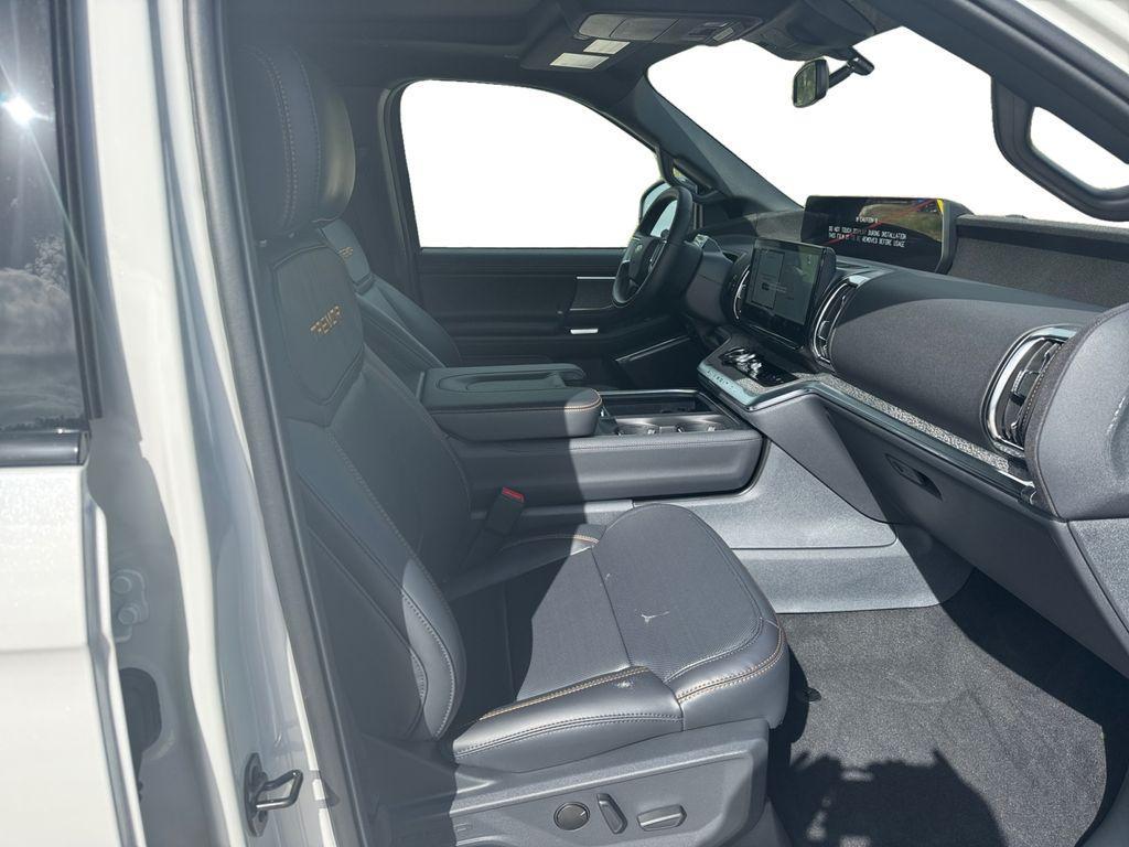new 2025 Ford Expedition car, priced at $85,685