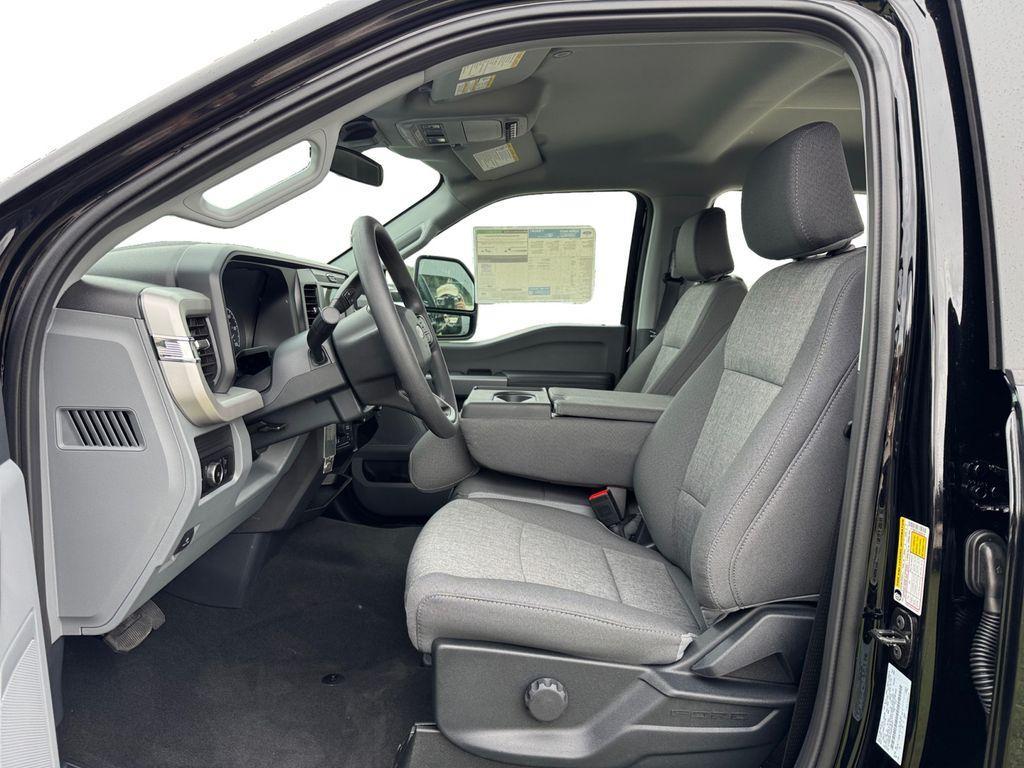 new 2025 Ford F-250 car, priced at $67,419