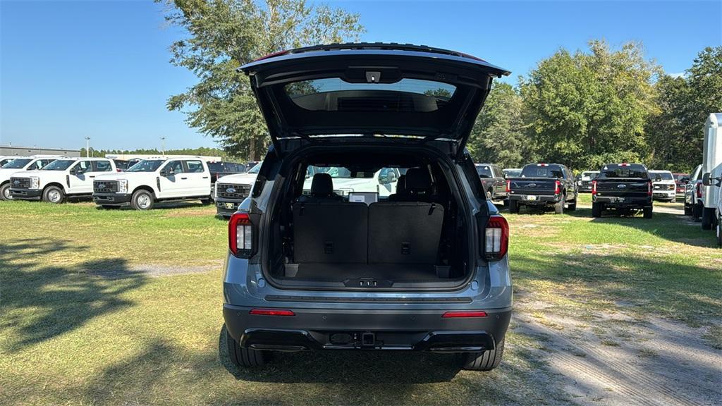 new 2025 Ford Explorer car, priced at $47,882