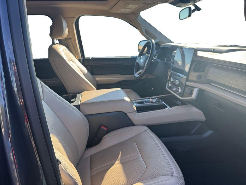 used 2023 Ford Expedition car, priced at $41,903