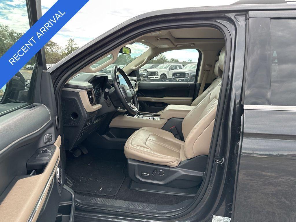 used 2023 Ford Expedition car, priced at $42,987