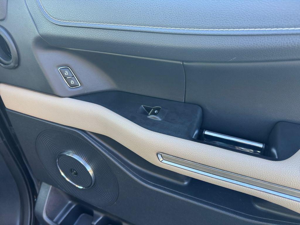 used 2023 Ford Expedition car, priced at $41,903