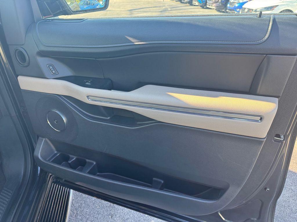 used 2023 Ford Expedition car, priced at $41,903