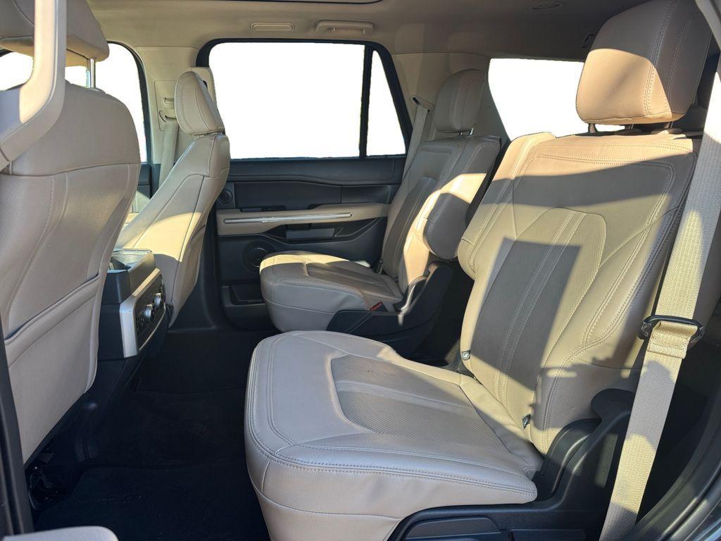 used 2023 Ford Expedition car, priced at $41,903