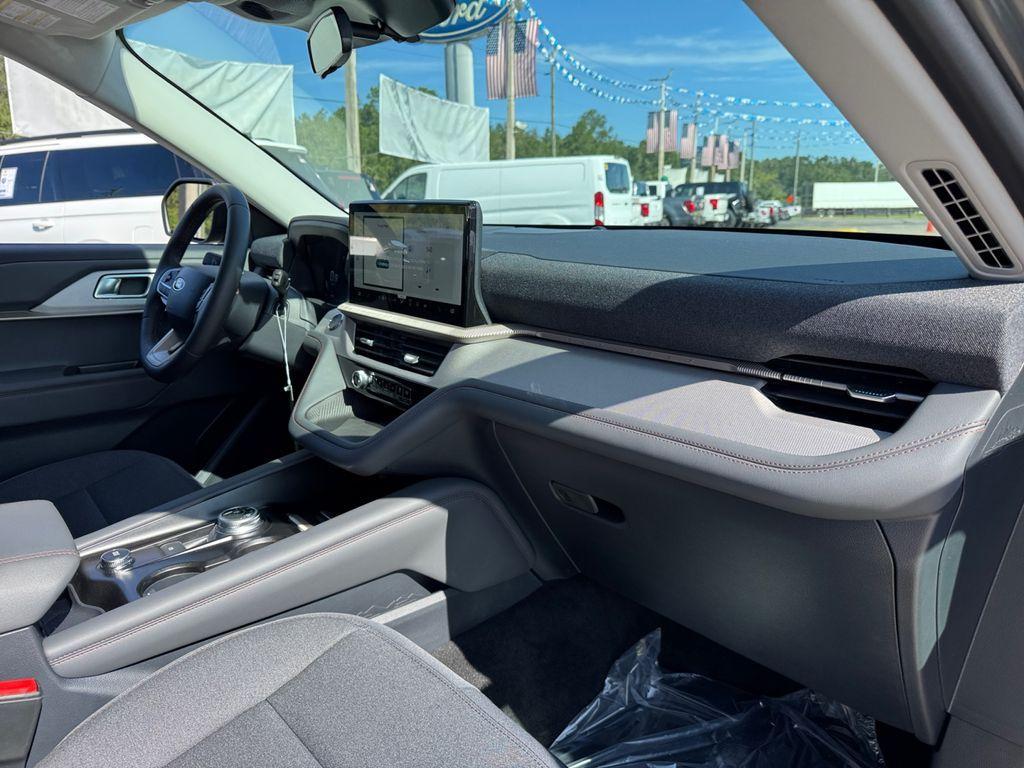 new 2025 Ford Explorer car, priced at $41,945