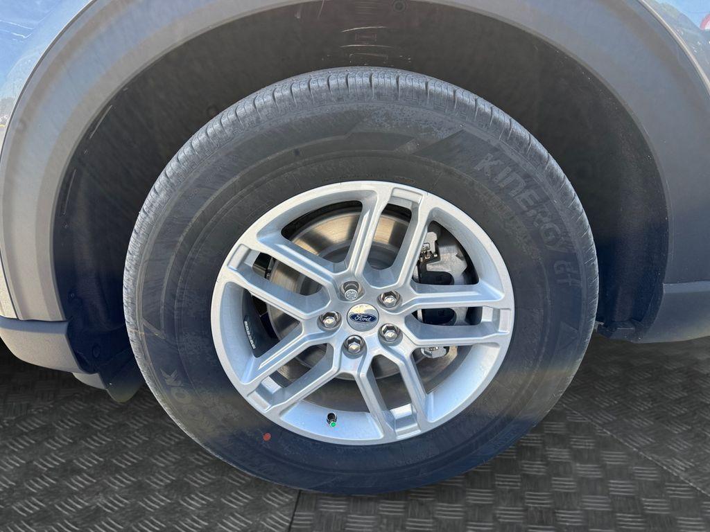new 2025 Ford Explorer car, priced at $41,945