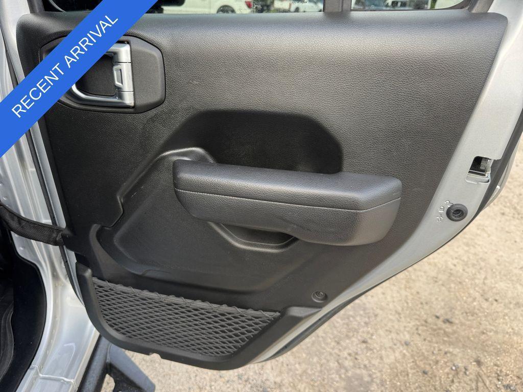 used 2023 Jeep Gladiator car, priced at $31,143