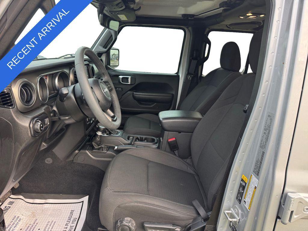 used 2023 Jeep Gladiator car, priced at $31,143