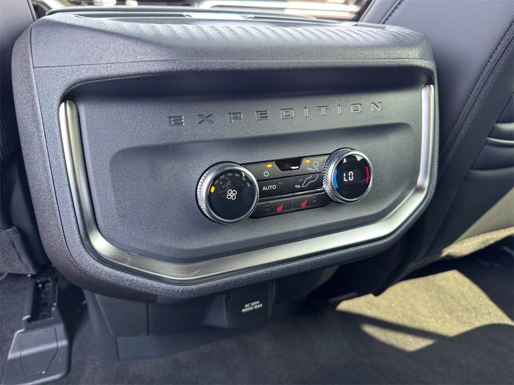 new 2025 Ford Expedition car, priced at $79,995