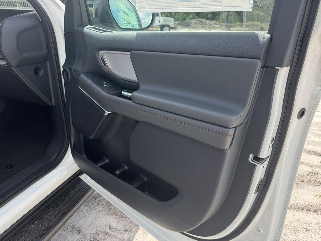 new 2025 Ford Expedition car, priced at $71,285