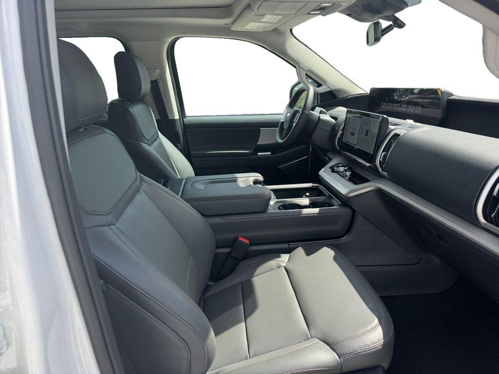 new 2025 Ford Expedition car, priced at $71,285