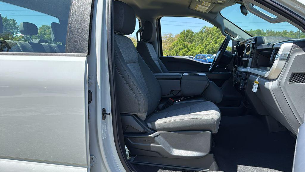new 2025 Ford F-250 car, priced at $58,900