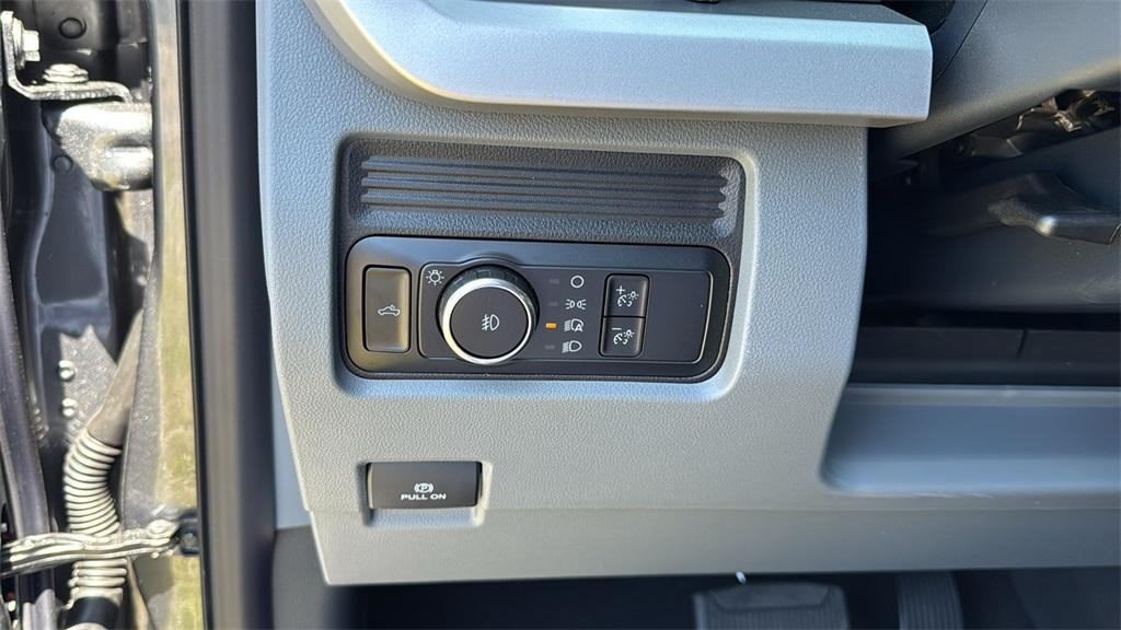 new 2025 Ford F-250 car, priced at $63,395