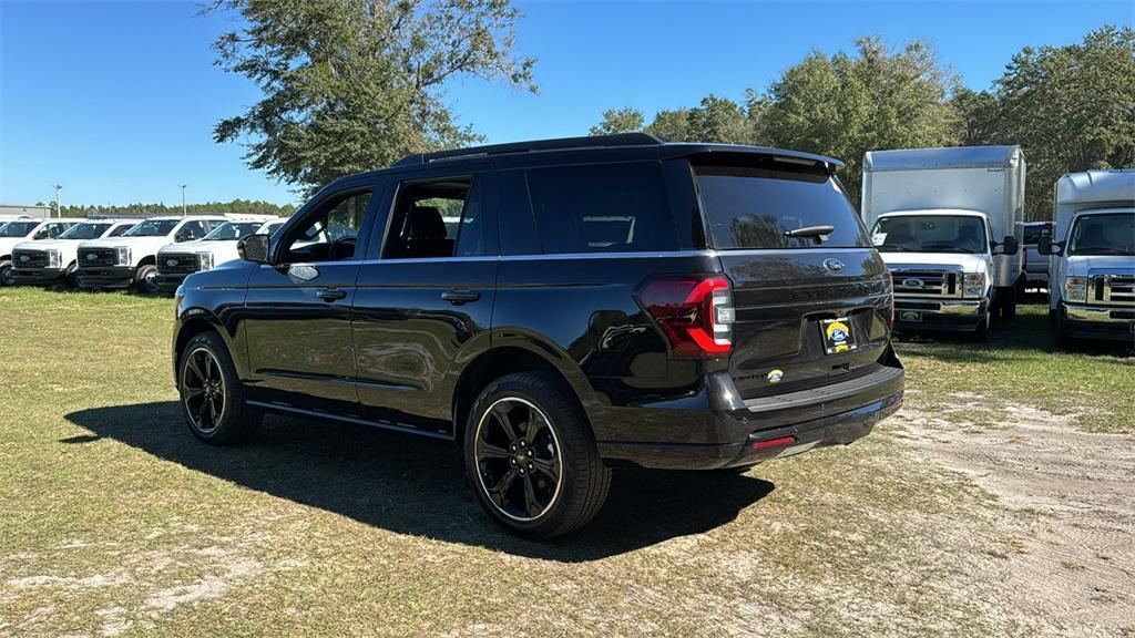 new 2024 Ford Expedition car, priced at $74,178