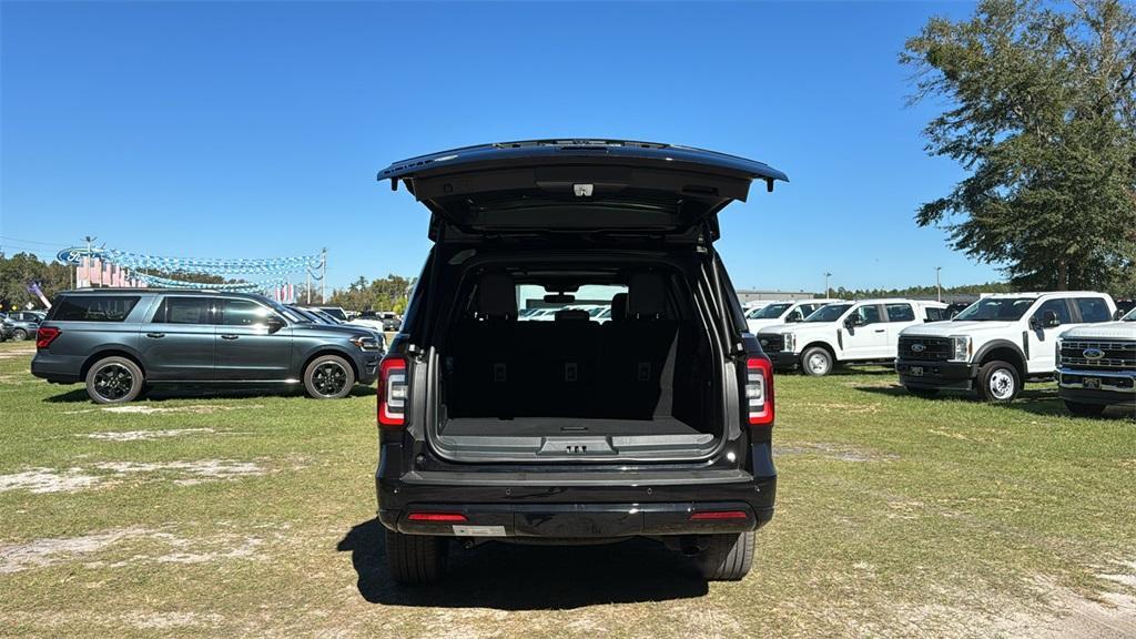 new 2024 Ford Expedition car, priced at $74,178