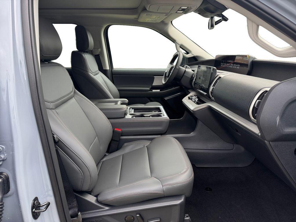 new 2025 Ford Expedition car, priced at $71,285
