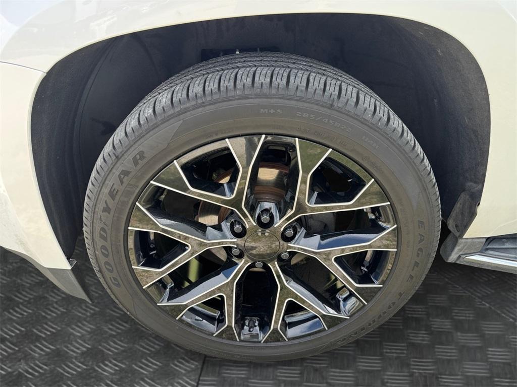 used 2017 GMC Yukon car, priced at $28,325