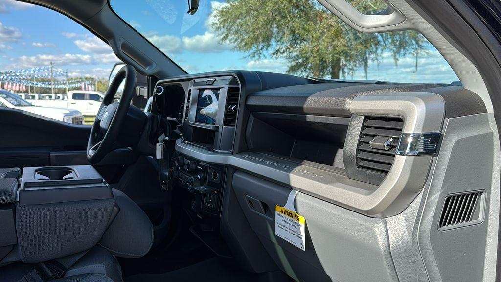 new 2025 Ford F-250 car, priced at $67,962