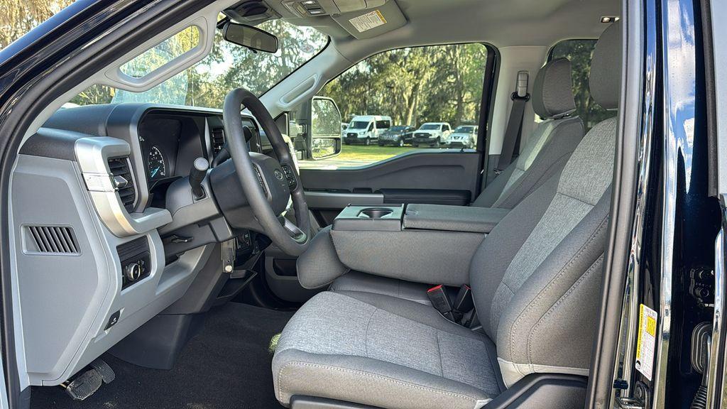 new 2025 Ford F-250 car, priced at $67,962