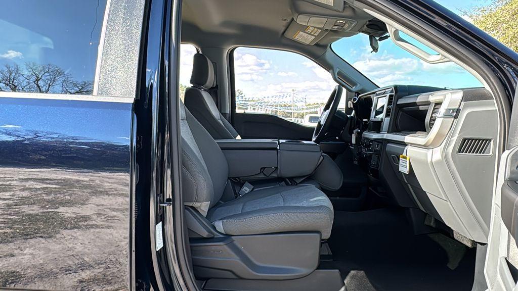 new 2025 Ford F-250 car, priced at $67,962