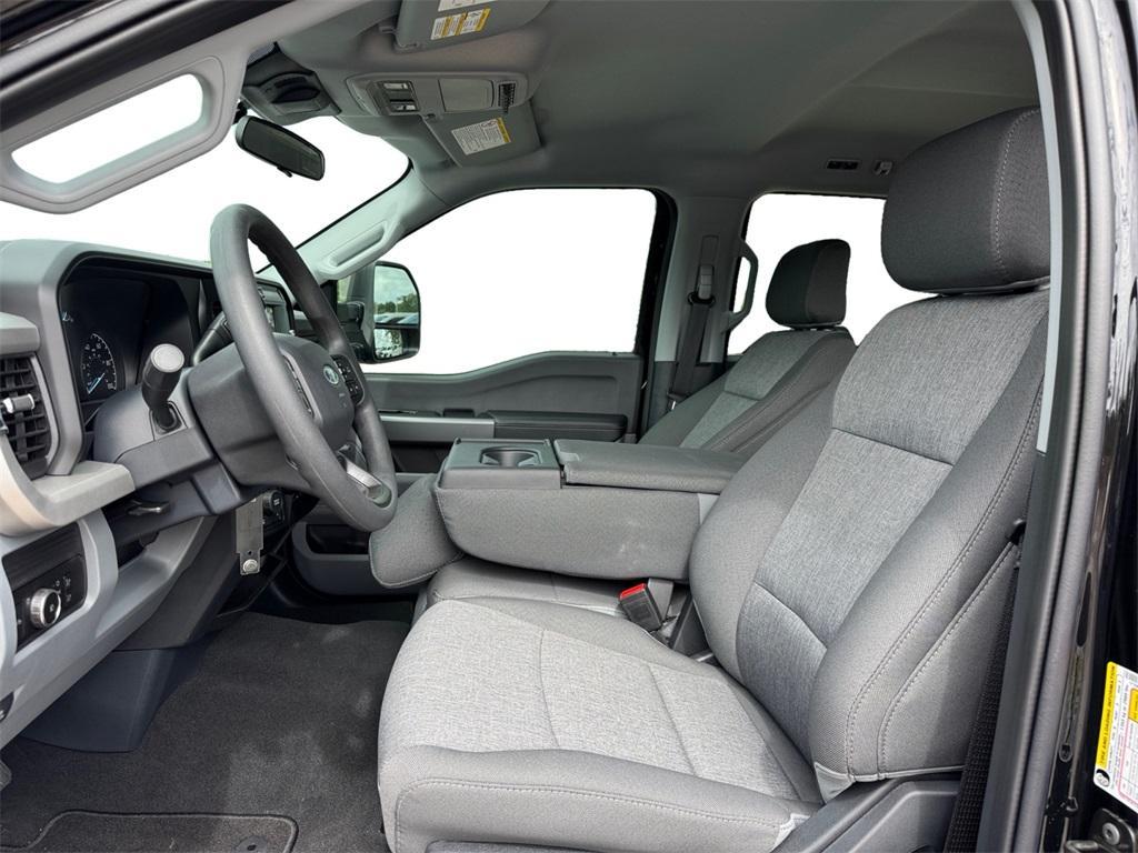 new 2025 Ford F-250 car, priced at $71,197