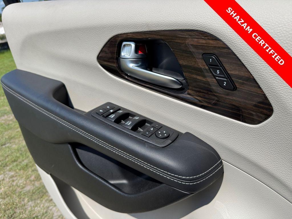used 2023 Chrysler Pacifica car, priced at $26,969