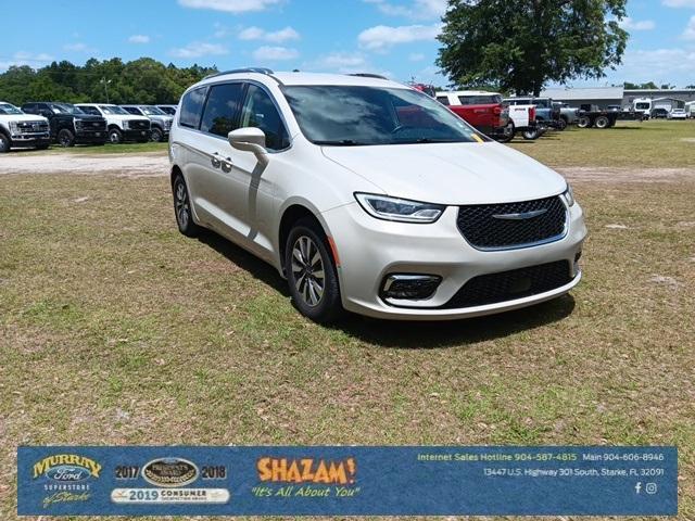 used 2021 Chrysler Pacifica Hybrid car, priced at $22,731