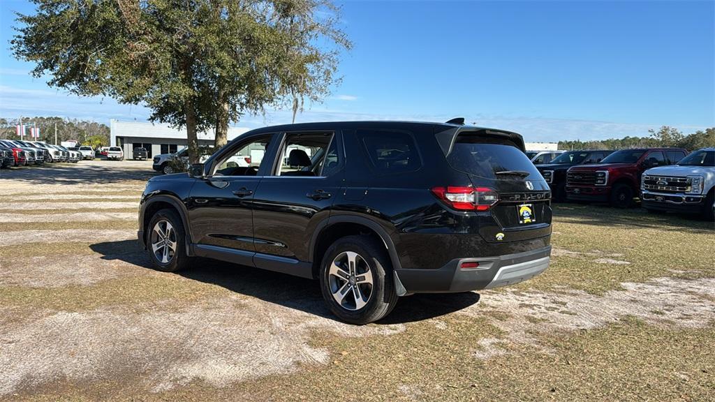 used 2025 Honda Pilot car, priced at $40,977