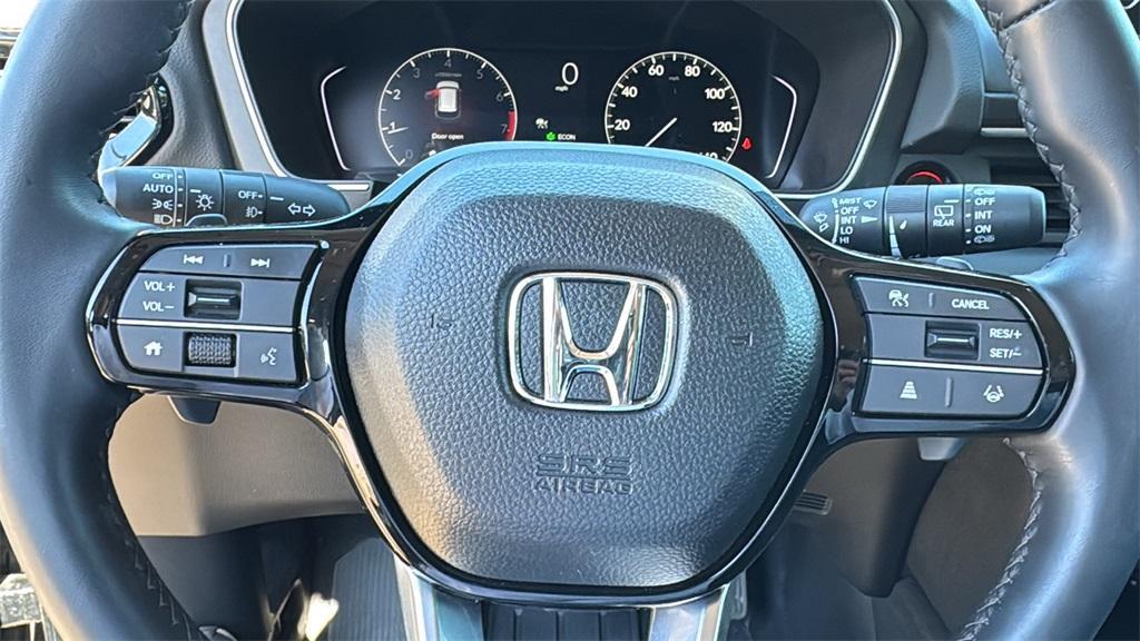 used 2025 Honda Pilot car, priced at $40,977