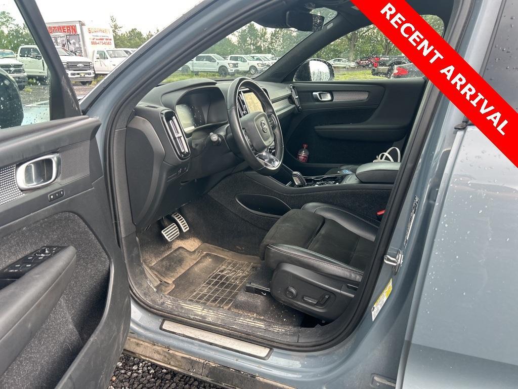 used 2021 Volvo XC40 car, priced at $24,987