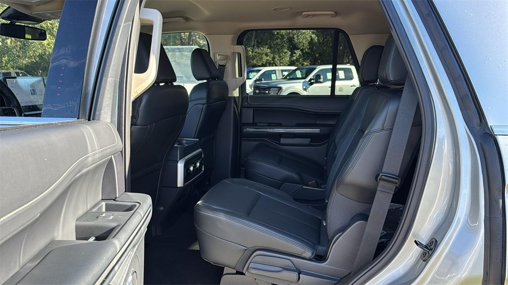 new 2024 Ford Expedition car, priced at $65,907