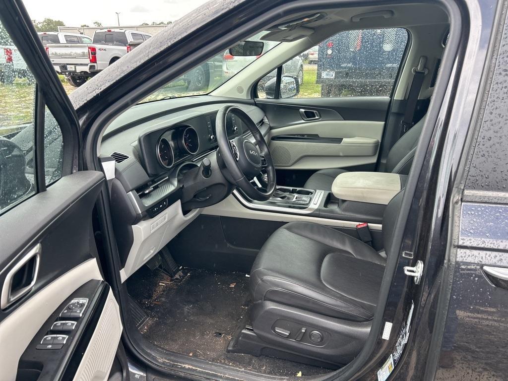 used 2024 Kia Carnival car, priced at $33,735