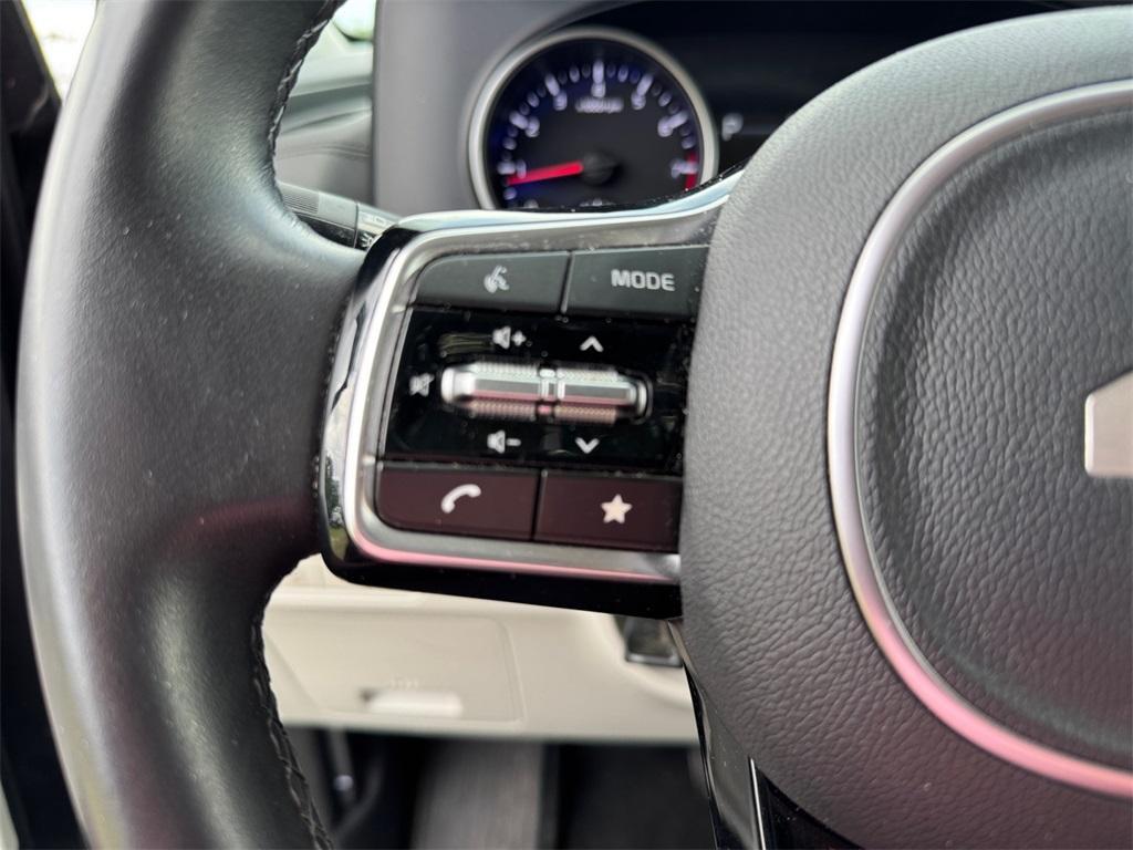 used 2024 Kia Carnival car, priced at $33,735