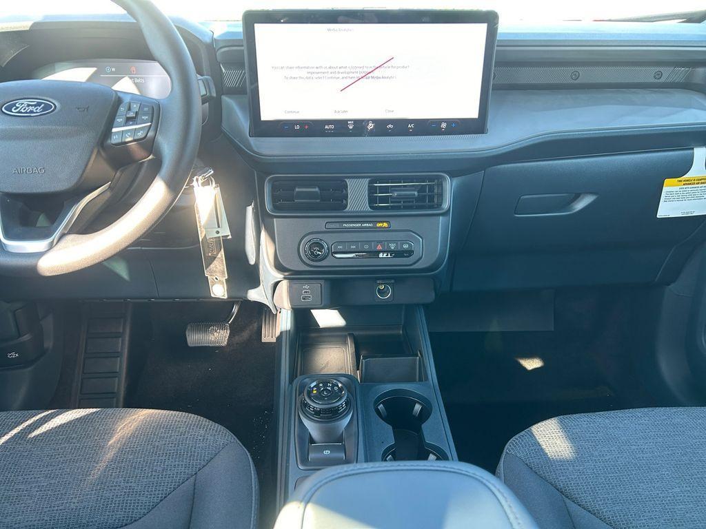 new 2025 Ford Maverick car, priced at $32,018