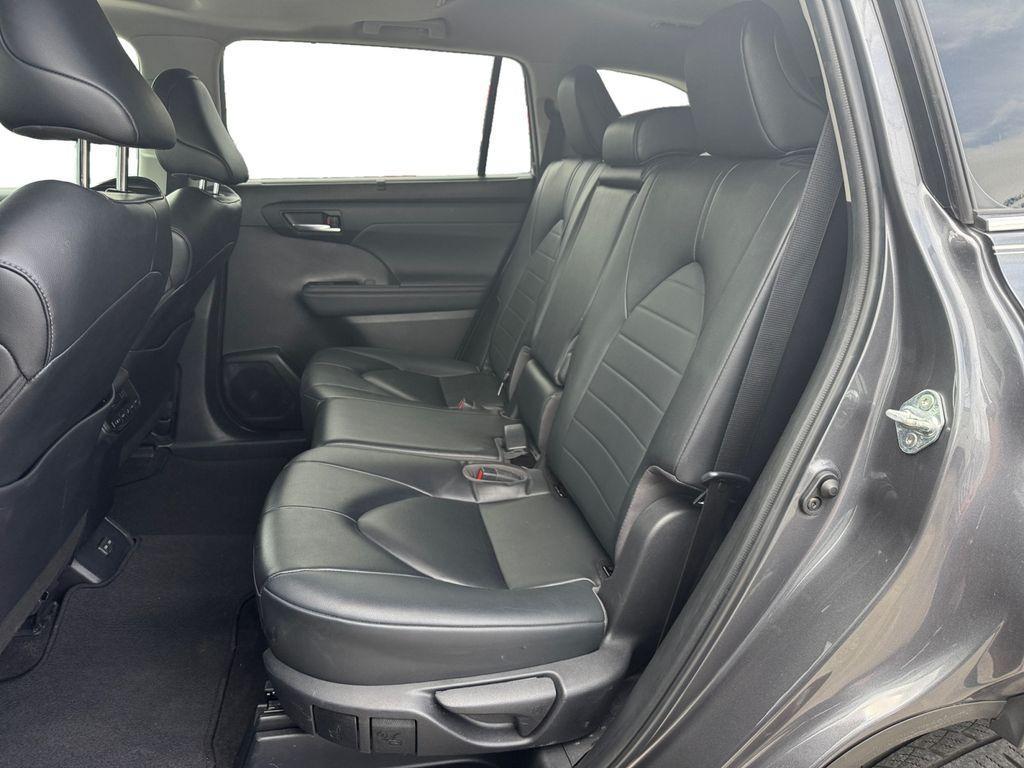 used 2023 Toyota Highlander car, priced at $32,753