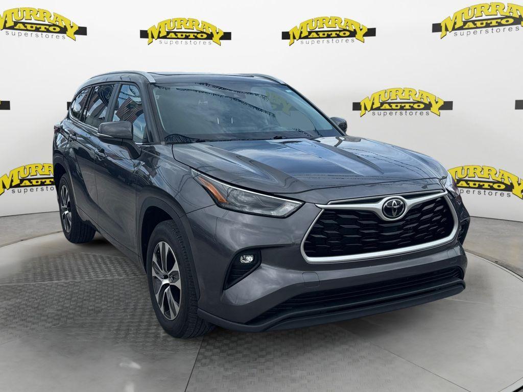 used 2023 Toyota Highlander car, priced at $32,753