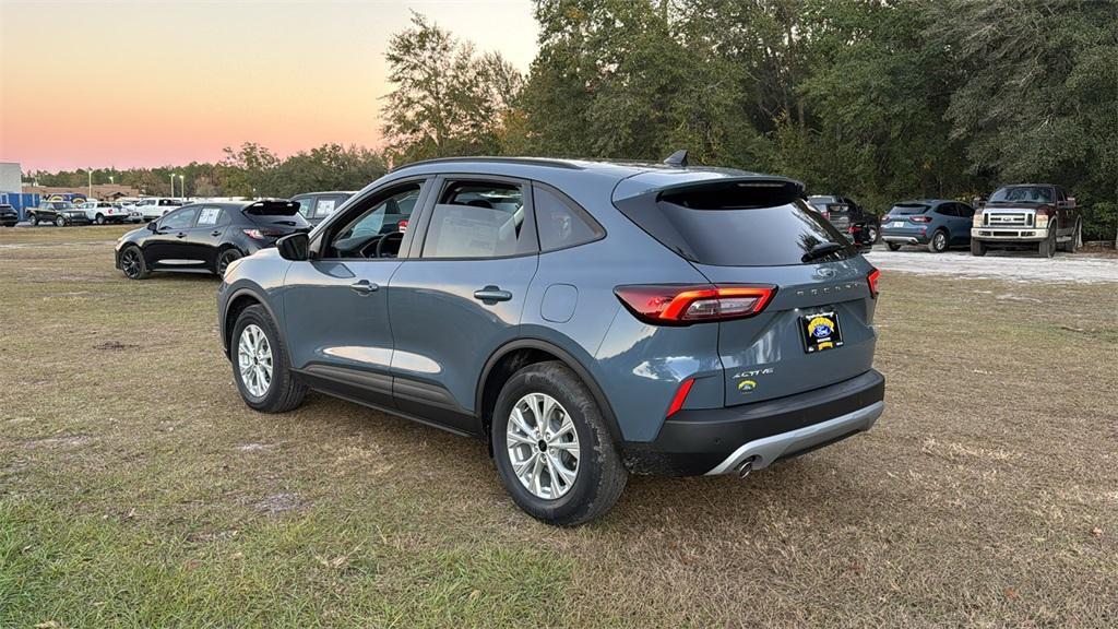 new 2025 Ford Escape car, priced at $32,889