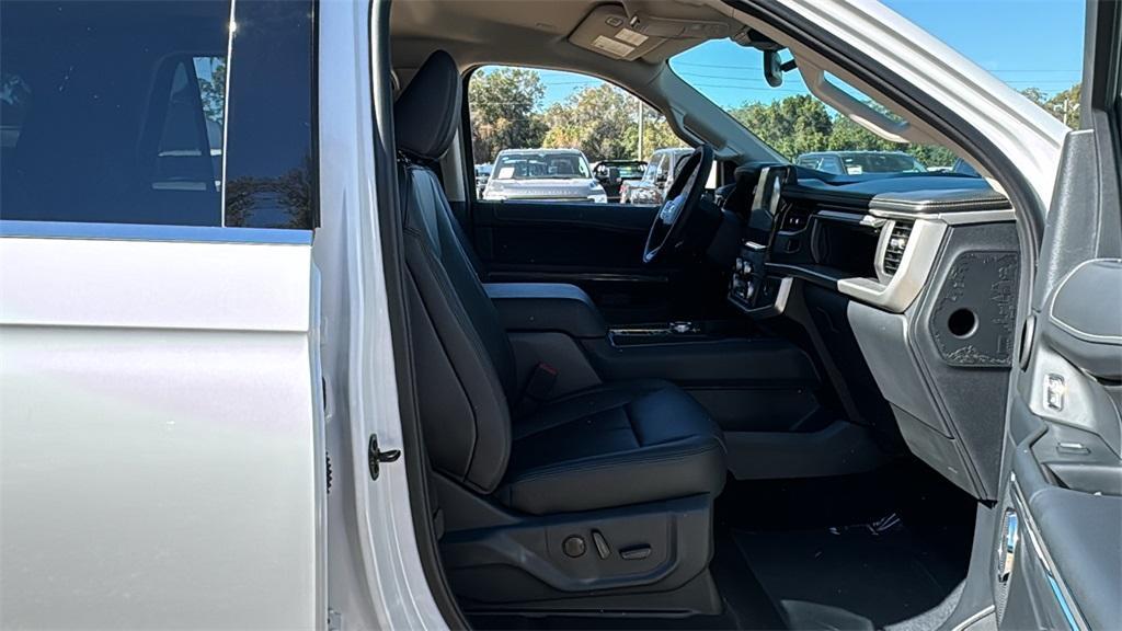 new 2024 Ford Expedition car, priced at $65,907