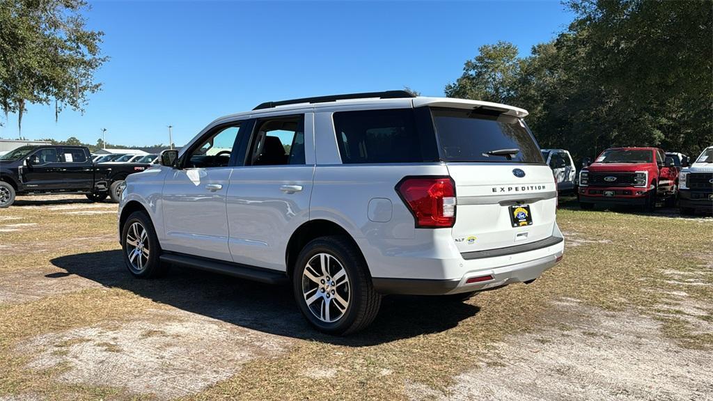 new 2024 Ford Expedition car, priced at $65,907