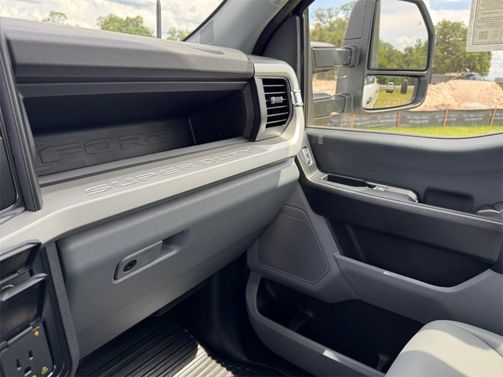 new 2025 Ford F-250 car, priced at $66,715