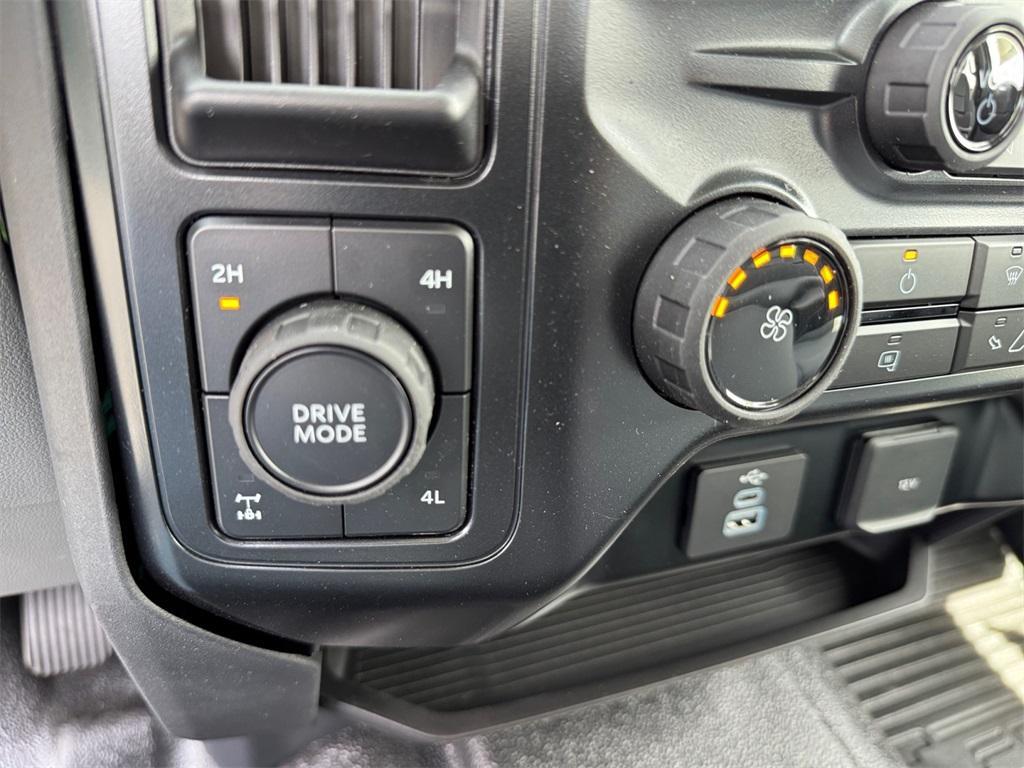 new 2025 Ford F-250 car, priced at $66,715