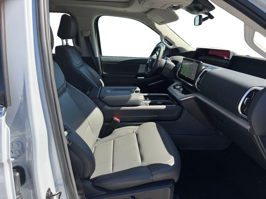 new 2025 Ford Expedition car, priced at $68,304