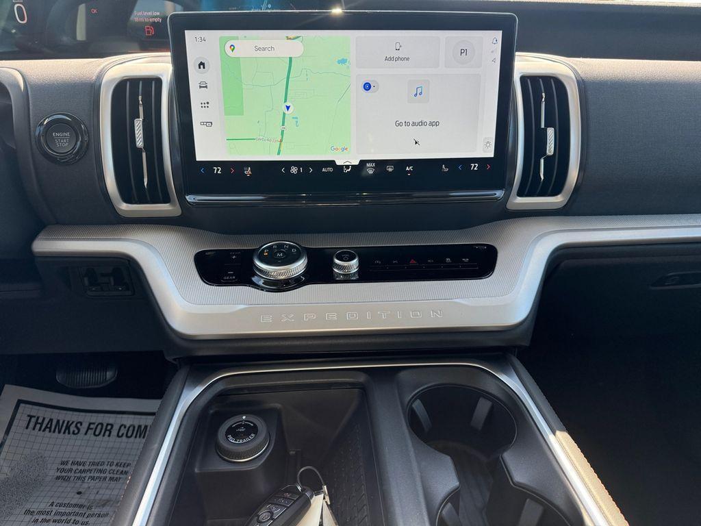 new 2025 Ford Expedition car, priced at $68,304