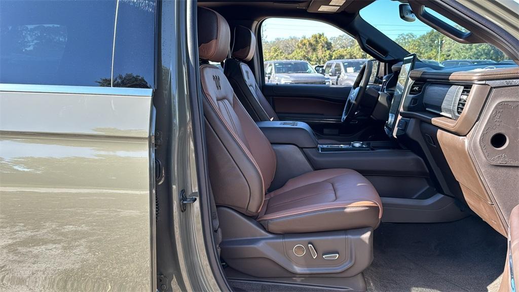 new 2024 Ford Expedition car, priced at $77,696