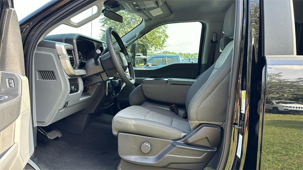 new 2024 Ford F-250 car, priced at $66,684