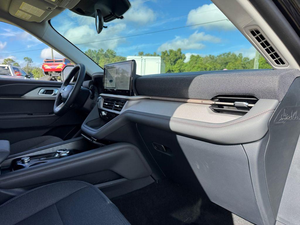 new 2025 Ford Explorer car, priced at $40,403