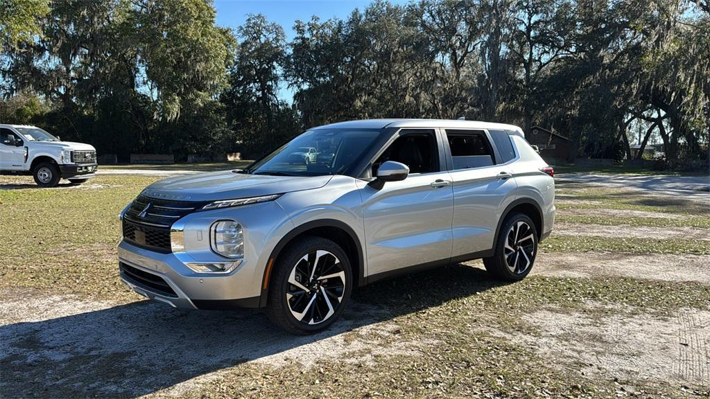 used 2024 Mitsubishi Outlander car, priced at $28,977