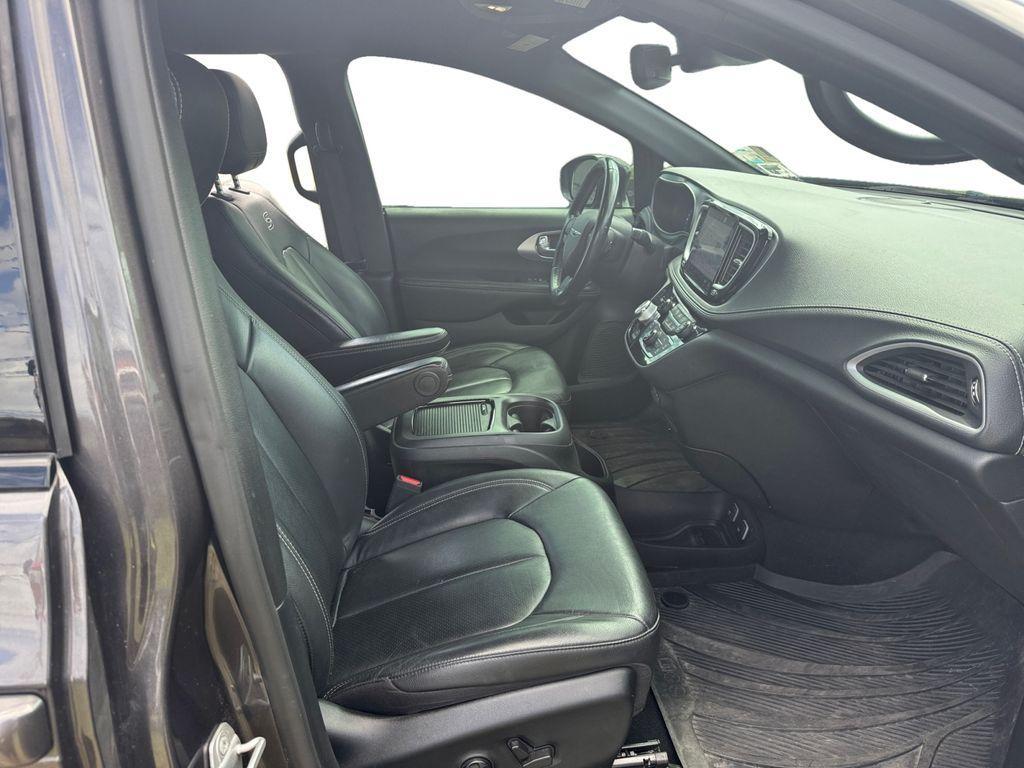 used 2021 Chrysler Pacifica car, priced at $23,170